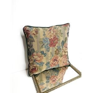 Vintage floral decorative tapestry pillow